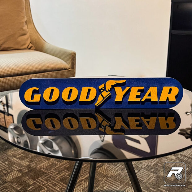 A Placa Decorativa Goodyear é a escolha perfeita para aqueles que valorizam a qualidade e a tradição de uma das maiores marcas no mundo dos pneus.